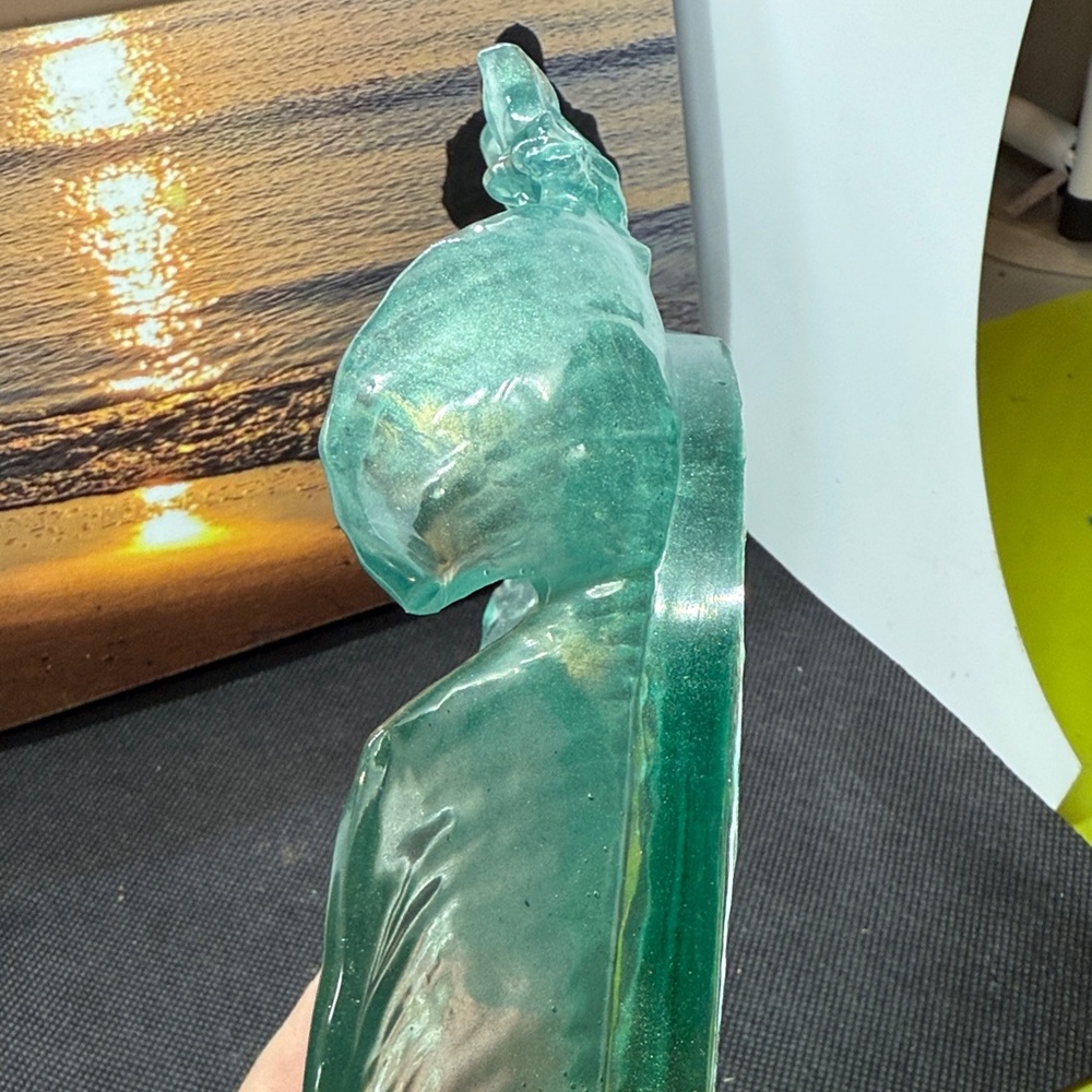 Elegant Resin Leaf Art Piece - Picture 11 of 14